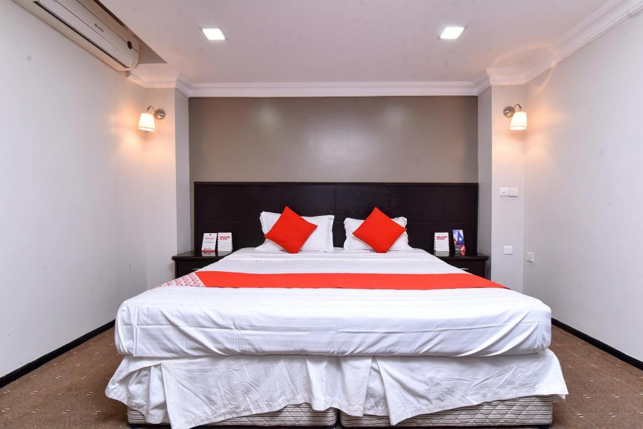 โอโย 411 มูน โฮเต็ล Hotel ดัมมัม ภายนอก รูปภาพ